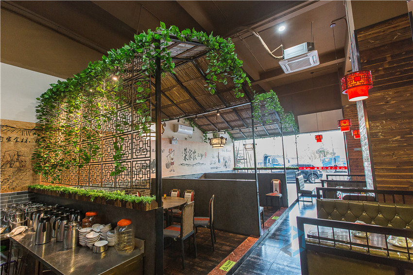 400平山里人家湘菜館裝修設計