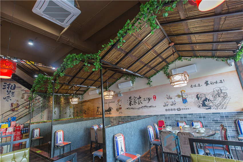 400平山里人家湘菜館裝修設計