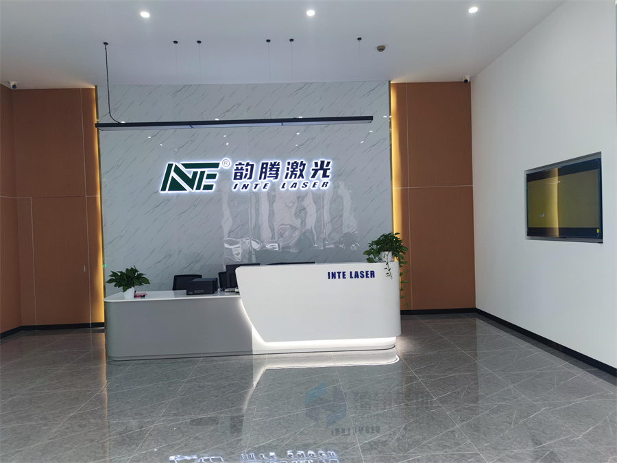 3000㎡深圳韻騰激光廠房，展廳，辦公室設(shè)計裝修